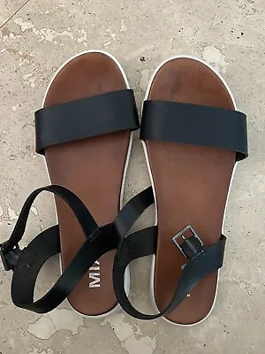 Mia Black Leather Sandal Womens 7.5 • $9.99