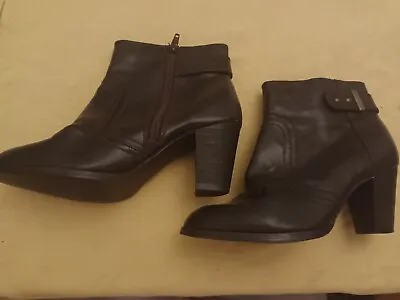 M&S Marks & Spencer Brown Leather 2.5  Cuban Heel Ankle Boots Size 3 Wide • £17.99