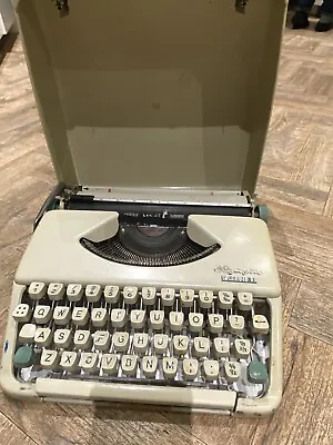 Vintage Olympia Splendid 33  Manual Portable Typewriter With Case. 1960's • £40