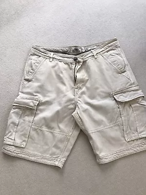 VGC Mens Mantaray Cotton Cargo Shorts Waist 36 Inches • £2.50