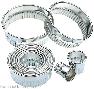 £15.95 • Buy Kitchen Craft Set Of 11 Fluted Round Biscuit, Pastry Cookie Cutters & Tin