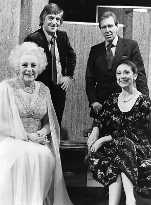 BARBARA CARTLAND * MARGOT FONTEYN * LORD SNOWDON ORIGINAL 8x6  PHOTO 1979 • $12.44