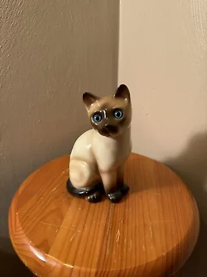 Enesco VTG Ceramic Siamese Cat Figurine Blue Glass Eyes 6  • $34.99