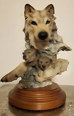 Mill Creek Studios Resin Wolf Statue  Safe And Sound   1999 • $31