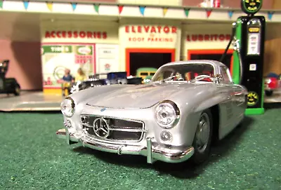 WELLY Mercedes Benz 300 SL   1/24 Scale DIECAST CAR • $12.95