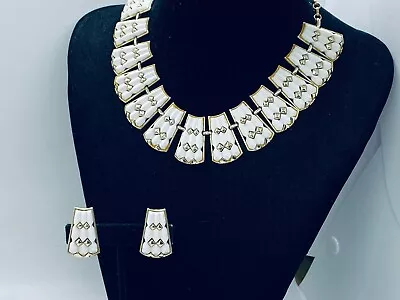 Vtg. White Carved Lucite Demi Modernist Tribal Mid-century Necklace & Earrings • $19.95