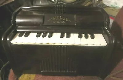 Vintage Magnus Electric Miniature TableTop 25 Keyboard Organ MODEL 1510 • $29.99