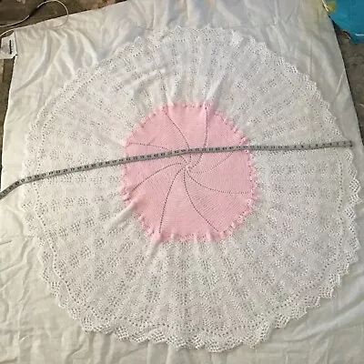 £29.40 • Buy NEW Hand Knitted 3 Ply  White/pink Circular Baby Shawl Approx. 124 Cm Diameter