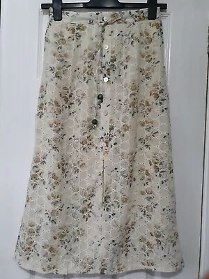 £5 • Buy River Island - Floral Skirt - Size 6