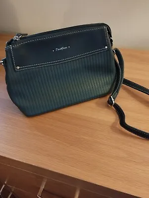 David Jones Small Crossbody Handbag 👜 • £16