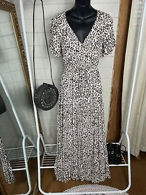 $25 • Buy Ally Animal Print Maxi Dress Size 6