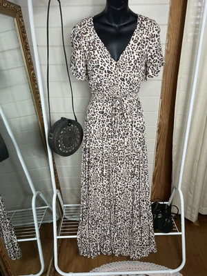 $25 • Buy Ally Animal Print Maxi Dress Size 6