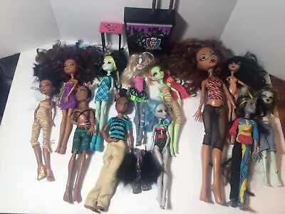 Lot Of 12 Monster High Dolls & Accessories —   8 Good ~ 4 Missing Arm/ Hand • $44.95