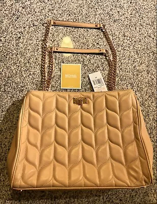 Used Michael Kors Handbag - Purse • $95