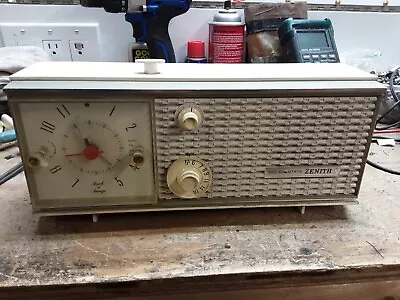 VINTAGE ZENITH AM FM TUBE RADIO MODEL T2519 Mid Century • $20