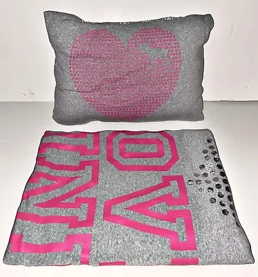 $250 • Buy Nwt Victoria's Secret Pink Cozy Pillow Mask & Stadium Blanket Fleece Travel Set