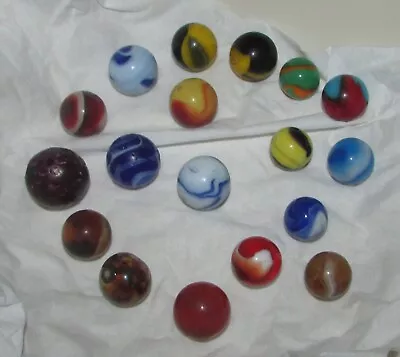 Amazing Mix Of 18 Art Glass Vintage Marbles Superman Bennington Swirls WOW!! • $9.99