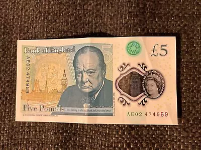 England Great Britain 5 Pound Note Elizabeth  II - W. Churchill Polymer • $9.99