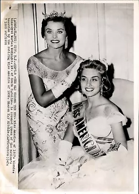 LD273 1956 Wire Photo SHARON KAY RITCHIE CROWNS NEW MISS AMERICA MARIAN MCKNIGHT • $20