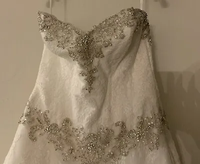 Elegant Mori Lee Wedding Dress - [Pre-Owned] (B205) • $500