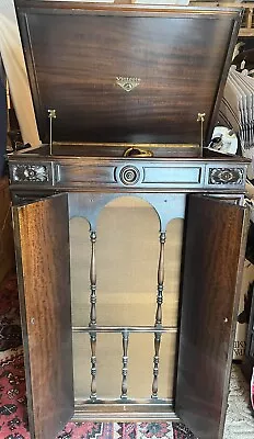 1926 VICTROLA PHONOGRAPH Record Player TALKING MACHINE Credenza Works + Records • $679