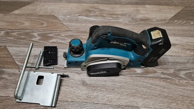 £125 • Buy Makita DKP180Z 18v LXT 82mm Cordless Planer & Makita 4Ah Battery