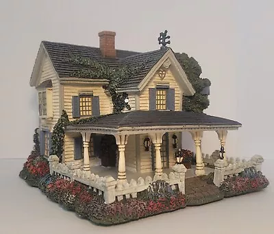 Hawthorne Village Thomas Kinkade  Home Is Where The Heart Is  • $40