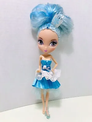 Spin Master Ltd. 2010 La Dee Da Tylie Snow Queen Fairytale Action Figure Doll • $9.95
