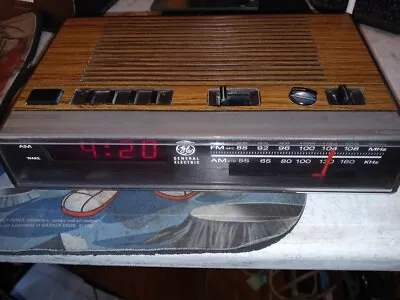 Vintage Clock Radio GE Model 7-4624B AM/FM Alarm Clock TESTED WAKE BAKE REPEAT • $25