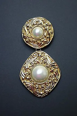 $699.98 • Buy Vintage Authentic Coco Chanel Mabe Pearl Dangle Brooch Pin 3 1/4  Long