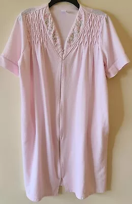 Womans M Duster Full Zip Pockets Short Sleeve Pink Robe House Coat Lounge Wear  • £12.05