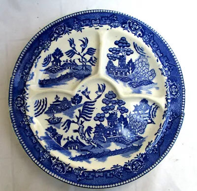 VTG..10.75  BLUE WILLOW Divided GRILL PLATE Curved Sections Moriyama Japan • $19.99