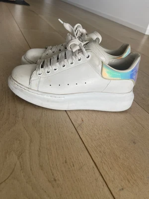 $100 • Buy Alexander Mcqueen Sneakers 37