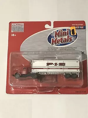 HO 1 87 Classic Metal Works 31103 Mini Metals P-I-E IH R-190 Tractor Trailer NEW • $24.99