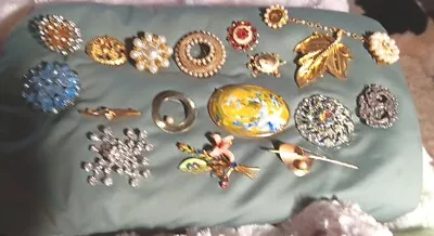 Brooches/Pins Lot 17 Vintage • $35