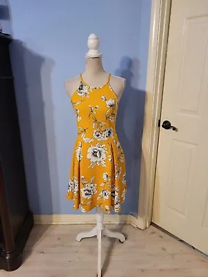 Soprano Medium Dress Womens Yellow Sleeveless Floral • $12