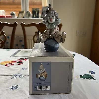 Lladro Figure Pierrot Clown Having A Ball 05813 Figurine With Original Box • £70