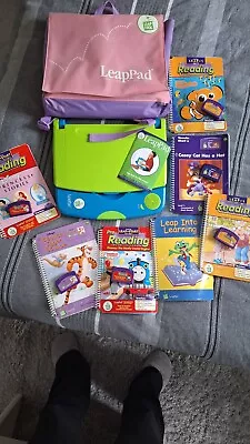 LeapPad LeapFrog Learning System Carry Case And 6 Books/Cartridges VGC • £29