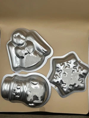 $4.95 • Buy Small Vintage Cake Tins - Angel, Bear, Snowman