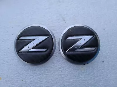 🚘 2003 -2009 Nissan 350Z Fender Emblem Logo Badge 63890-CD000 Left And Right  • $22