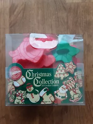 Vintage  WILTON Christmas Cookie Cutters 1998 Plastic Set Of 9 • $10