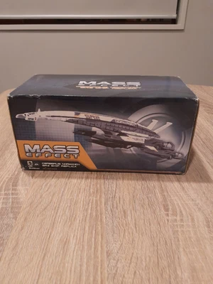 $100 • Buy Mass Effect Dark Horse Deluxe Normandy SR2 Cerberus Statue
