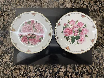 Pair Of Royal Albert Collector Plates - Queen Mothers Favourite Flowers 8'' Diam • £13.50