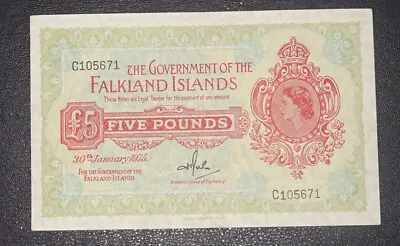 1975 January £5 Falkland Islands -{ C105671 }- P-9b • £229.99