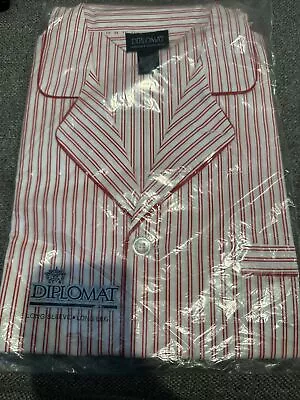 Vintage Men's DIPLOMAT White With Red Striped PAJAMAS Size Large - NOS • $68.50