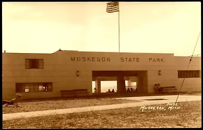 RPPC Postcard MI Muskegon Michigan State Park Building C1940 C21 • $5.99