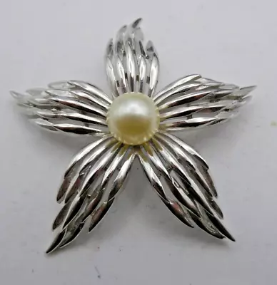 Vintage Rare Crown Trifari Faux Pearl  Flower Brooch Pin • $39