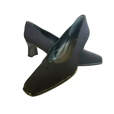 Stuart Weitzman Women's Classic Black  2 1/2 Inch Heel 5W62598 Size 8 1/2 B • $35