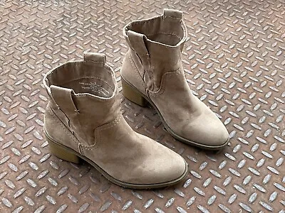 Merona Women Boots Brown Textile Faux Suede Slip On Boots Shoes Size 6 • $25.87