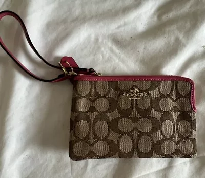 Coach Peyton Womens Signature Khaki/Pink Wristlet • $34.99